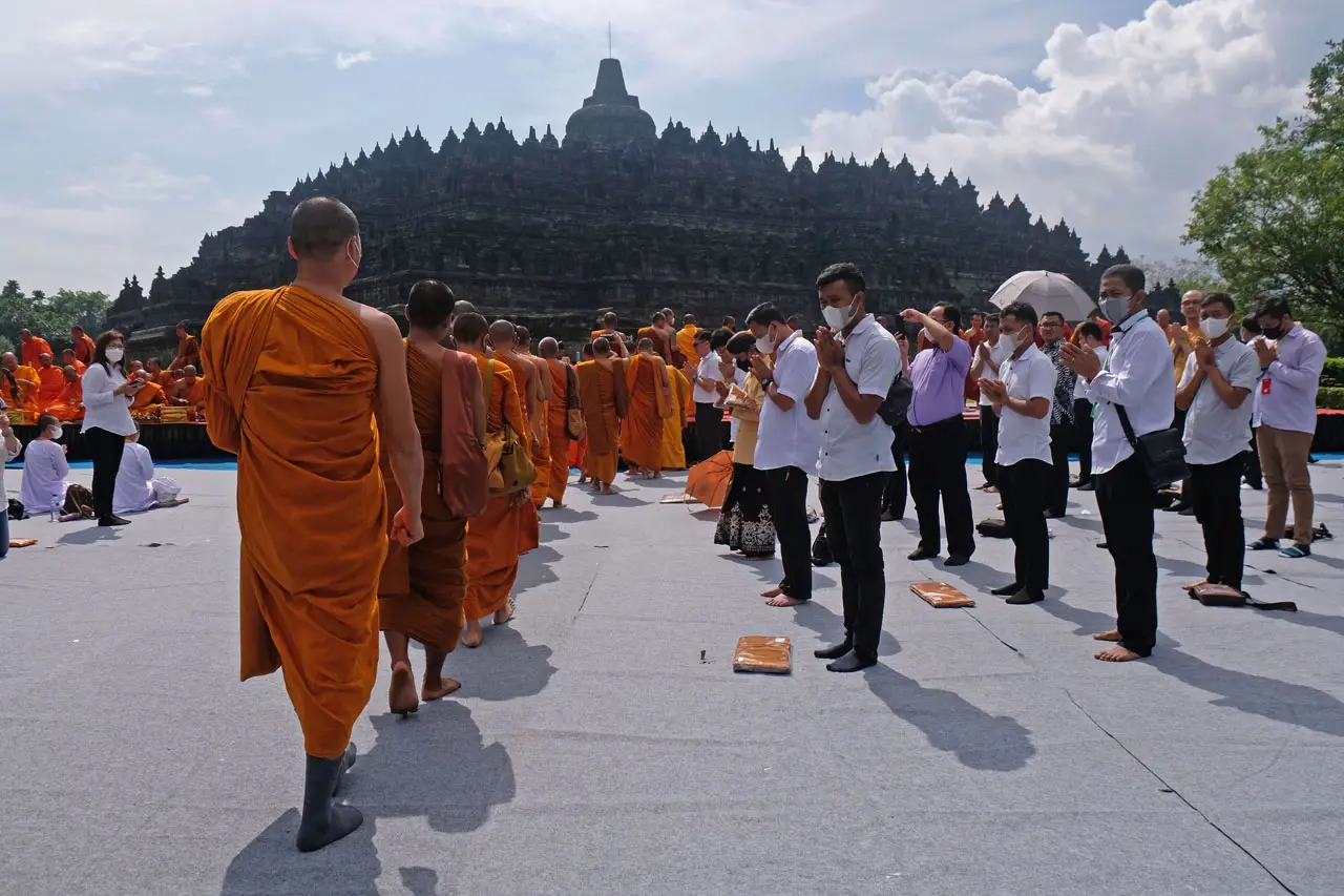 Doa Bersama di Candi...