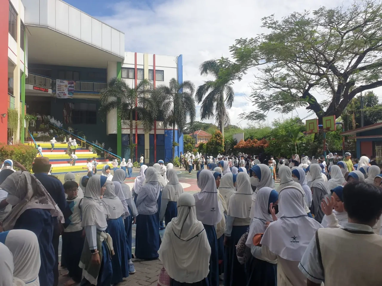 Gempa Cianjur, Siswa...