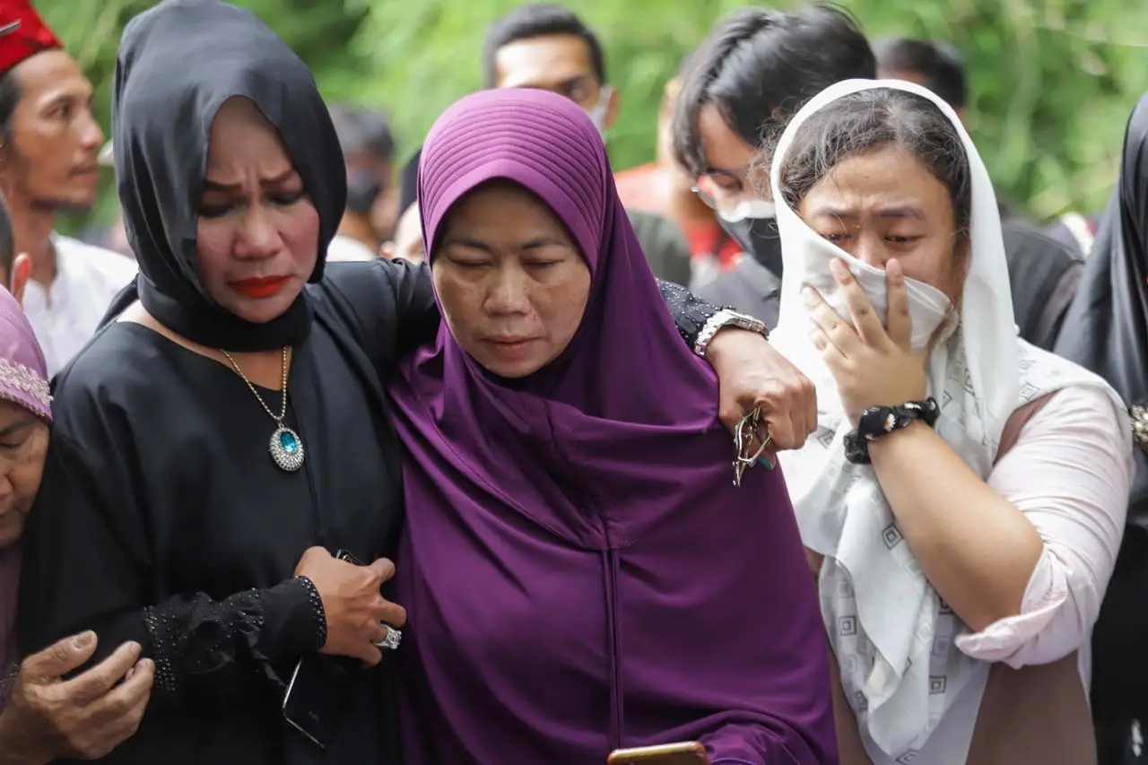 Tangis Keluarga Iringi...