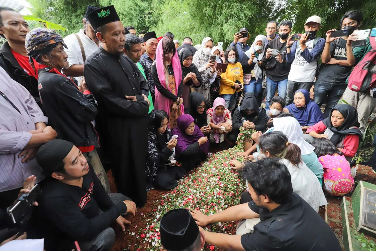 Tangis Keluarga Iringi...