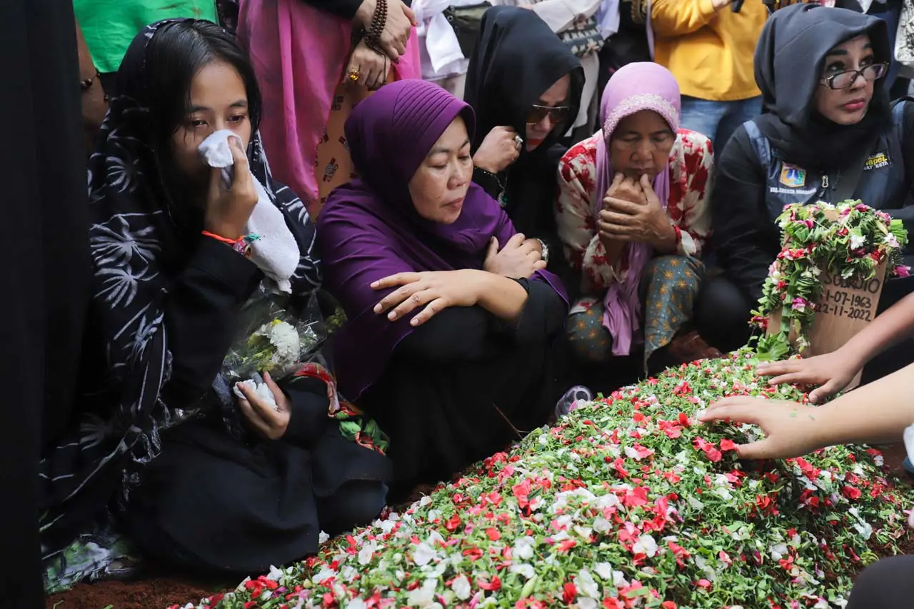 Tangis Keluarga Iringi...