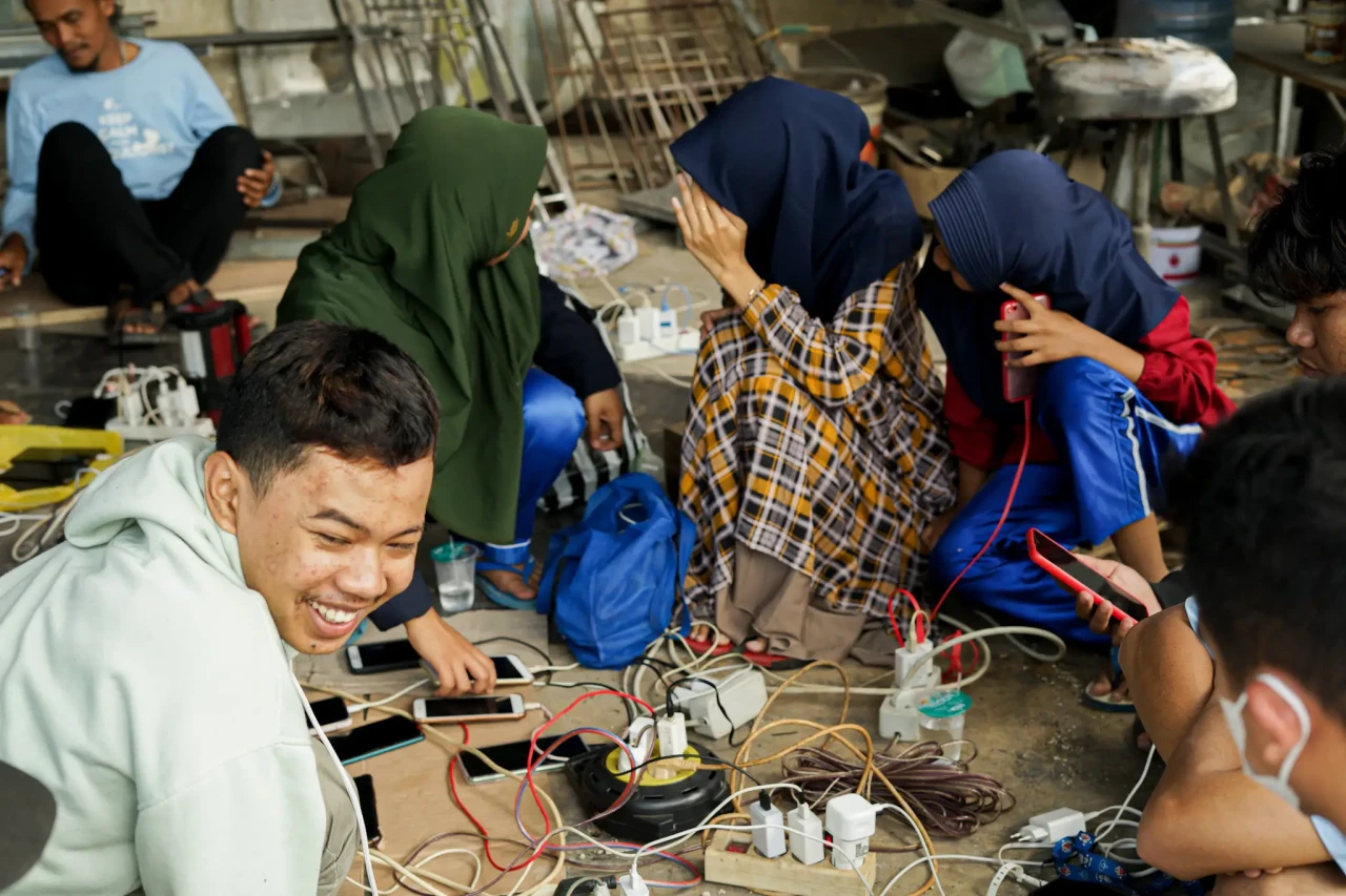 Listrik Masih Padam,...