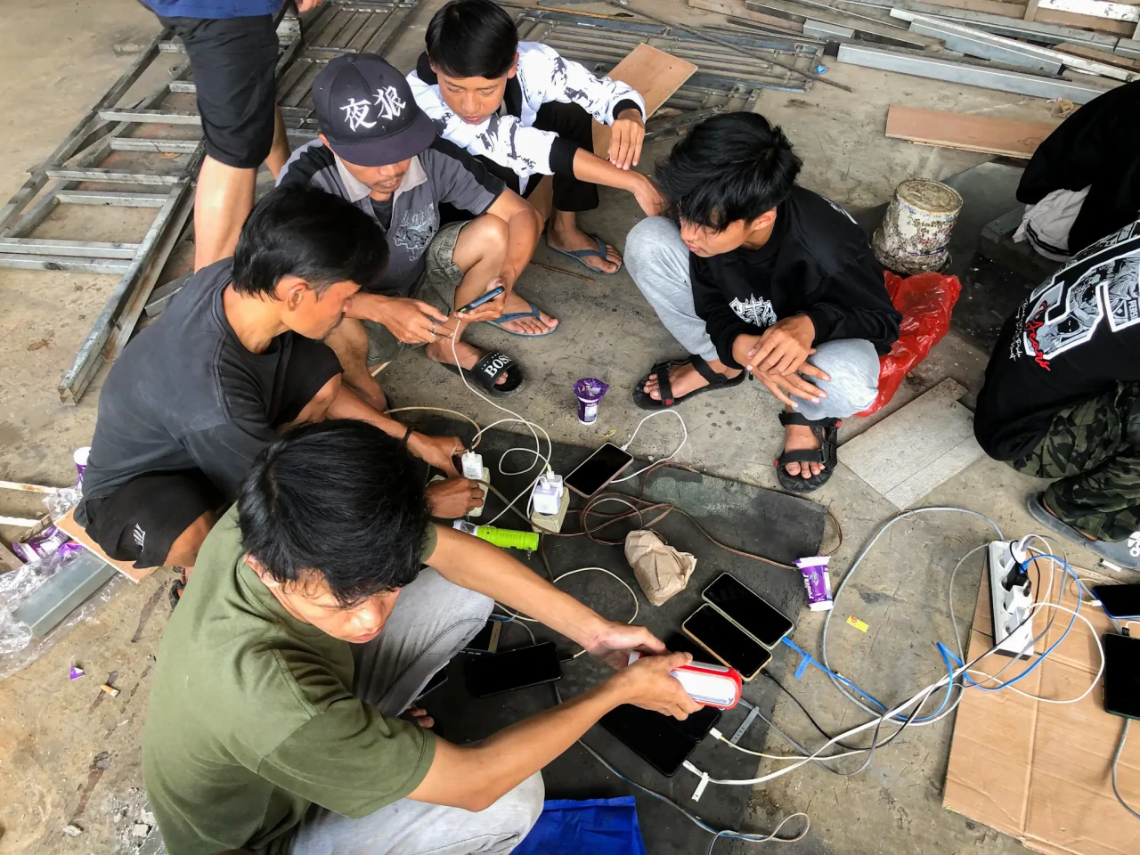 Listrik Masih Padam,...