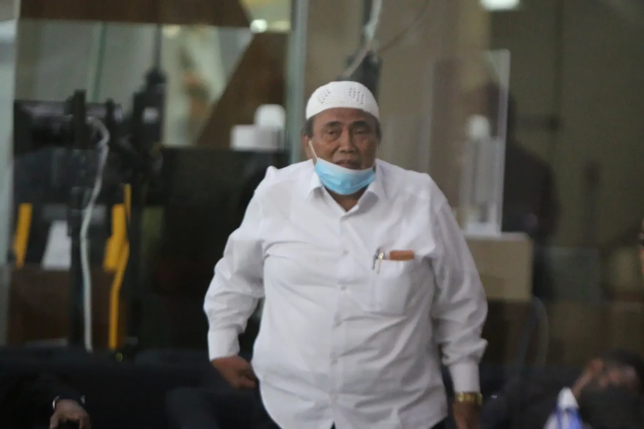 Haji Hadiri Diperiksa...