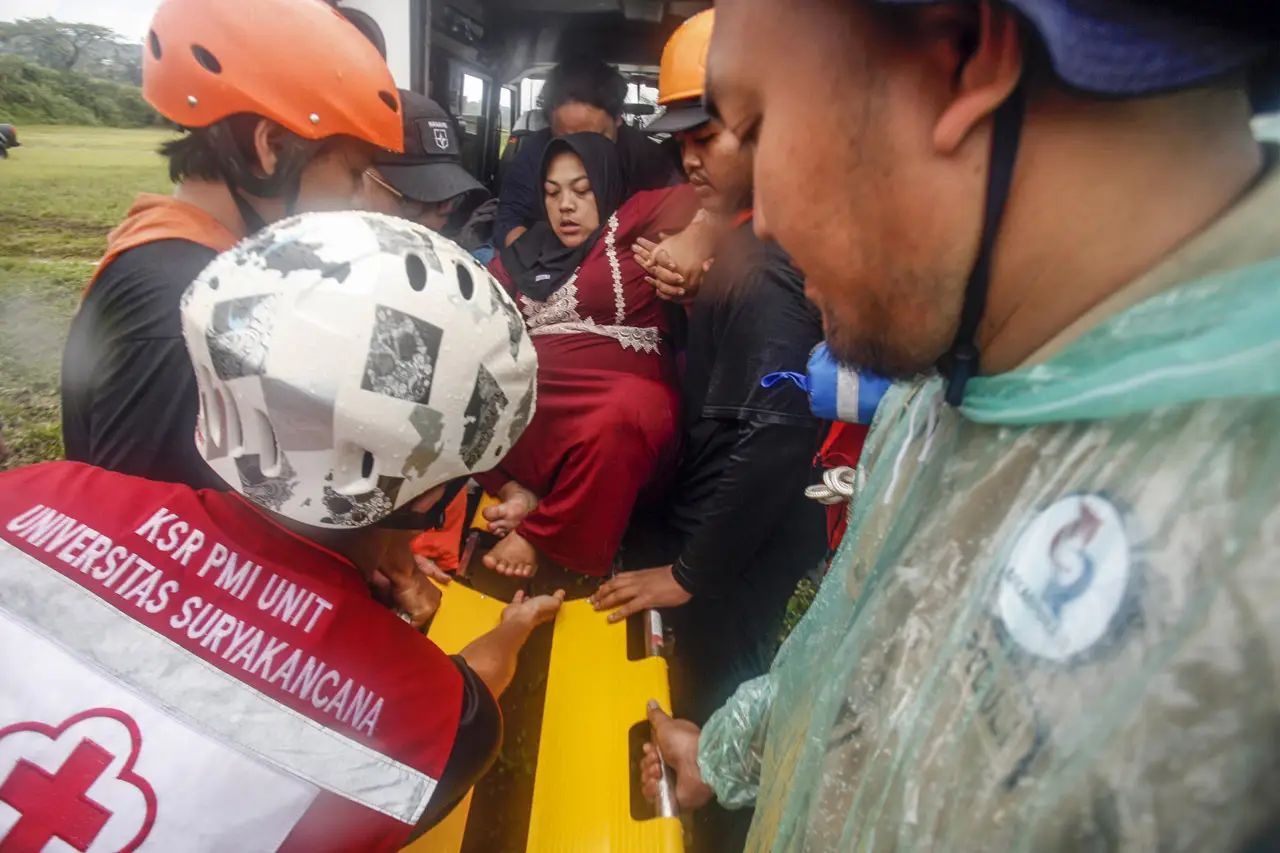 Evakuasi Pengungsi yang...