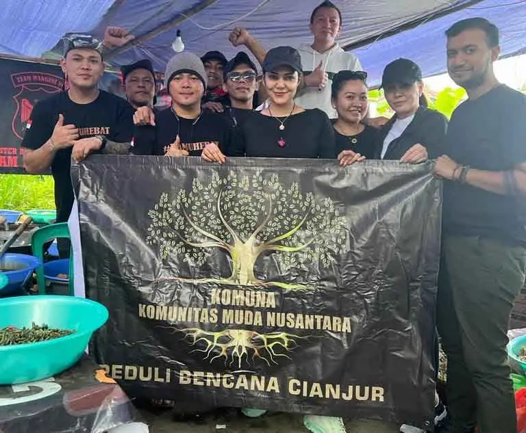 Tengku Zanzabellaa Komuna...