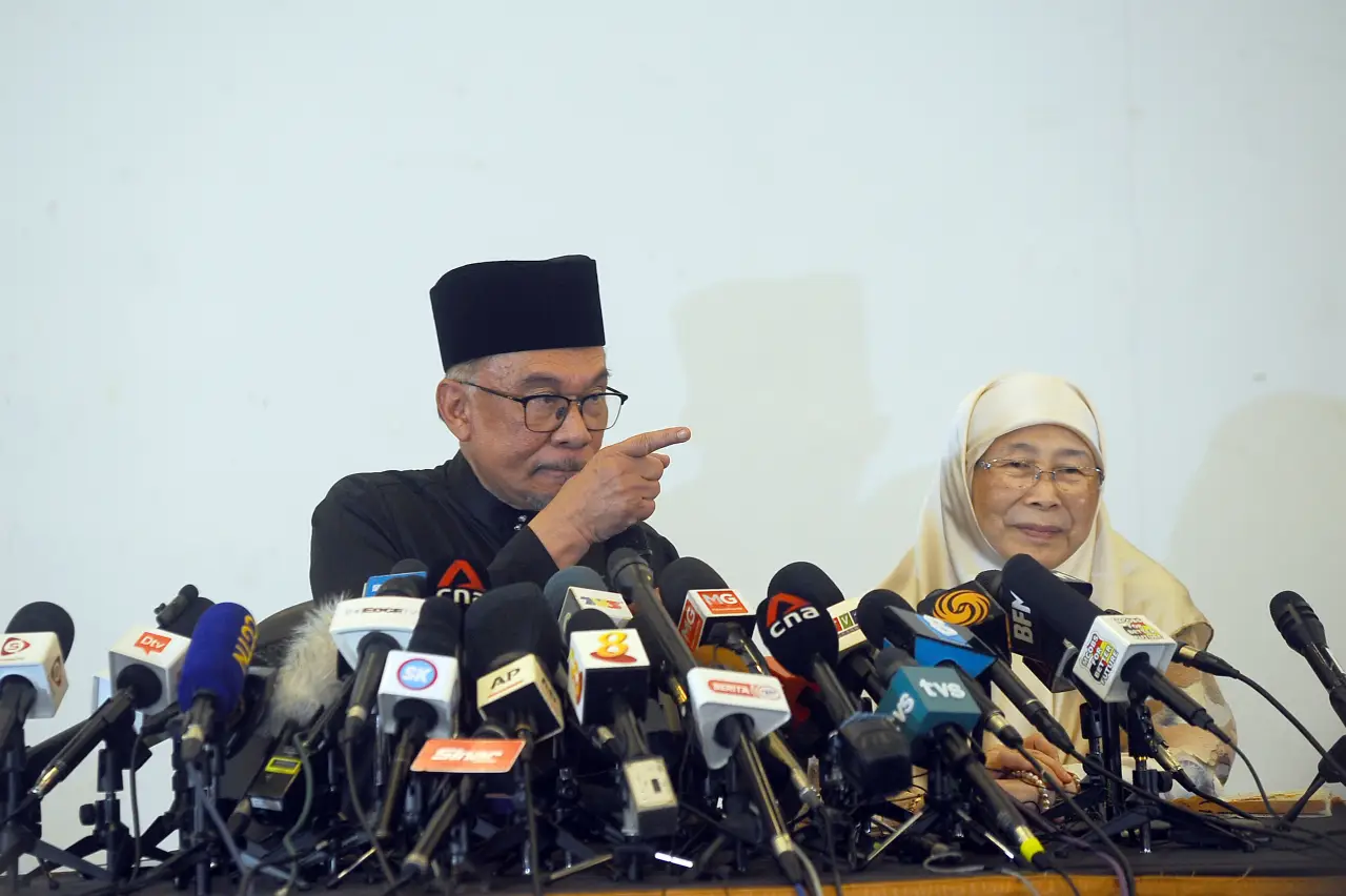 Anwar Ibrahim Perdana...