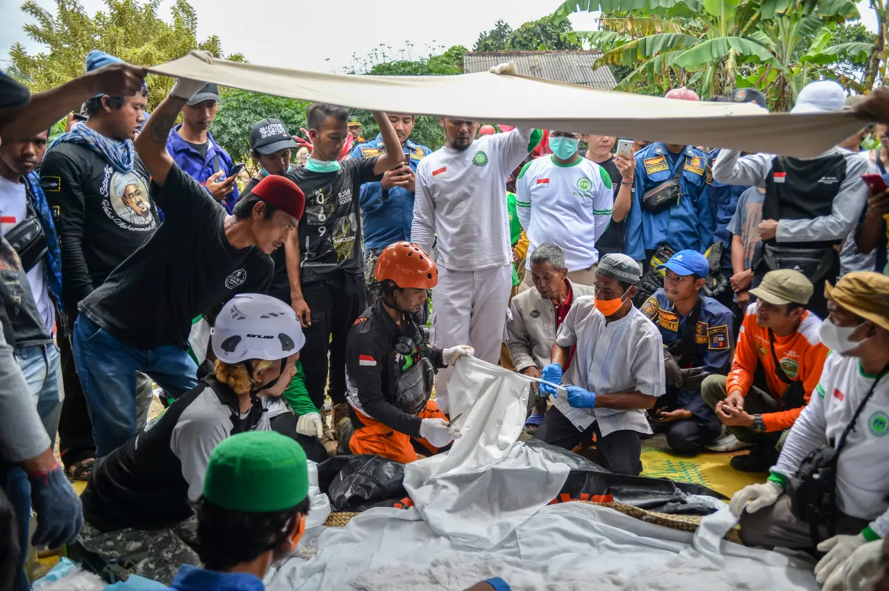 Pemakaman Jenazah Korban...