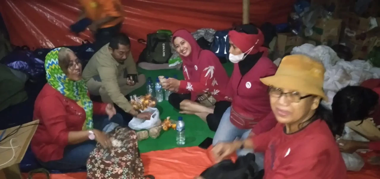 Bunda Merah Putih Salurkan...