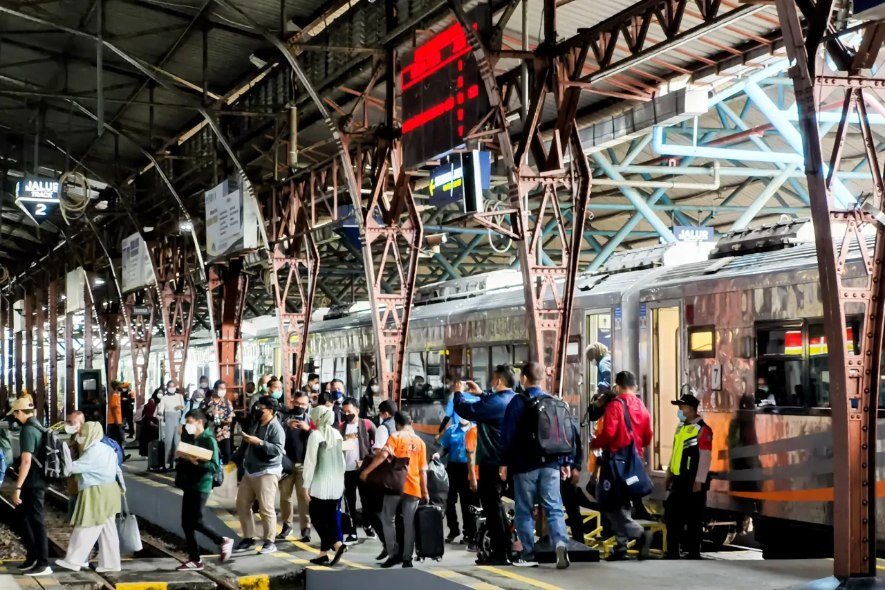 KAI Operasikan 56 Kereta...