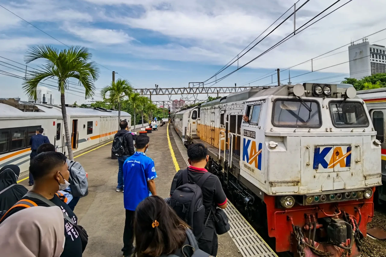 KAI Operasikan 56 Kereta...