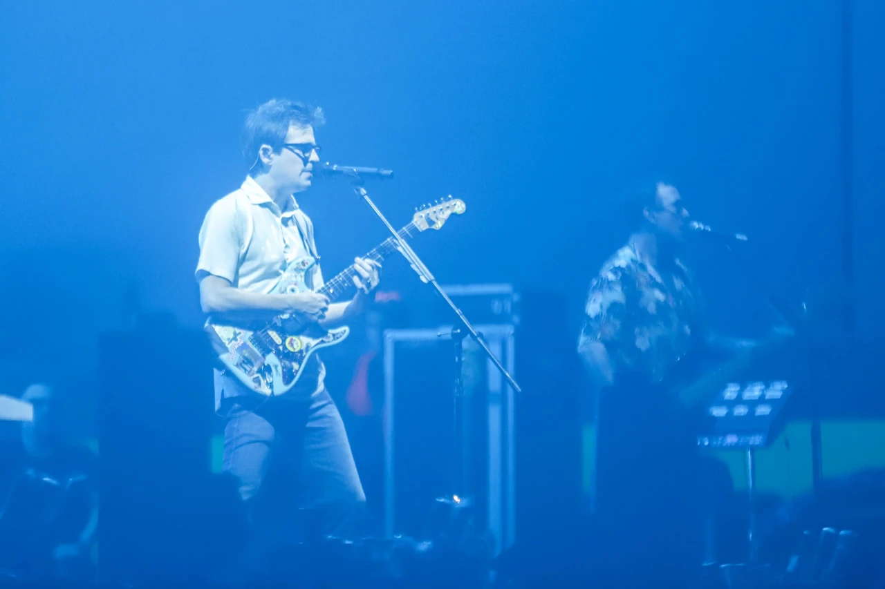 Aksi Weezer Meriahkan...