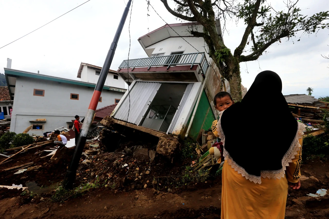 Sepekan Gempa Bumi Cianjur,...