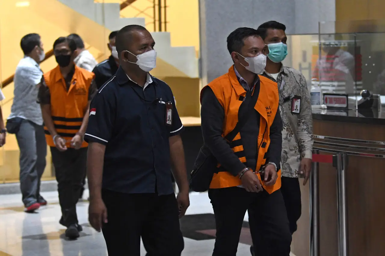 KPK Tetapkan 2 Tersangka...