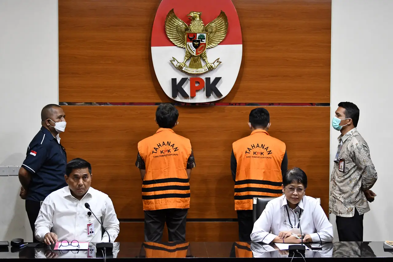 KPK Tetapkan 2 Tersangka...