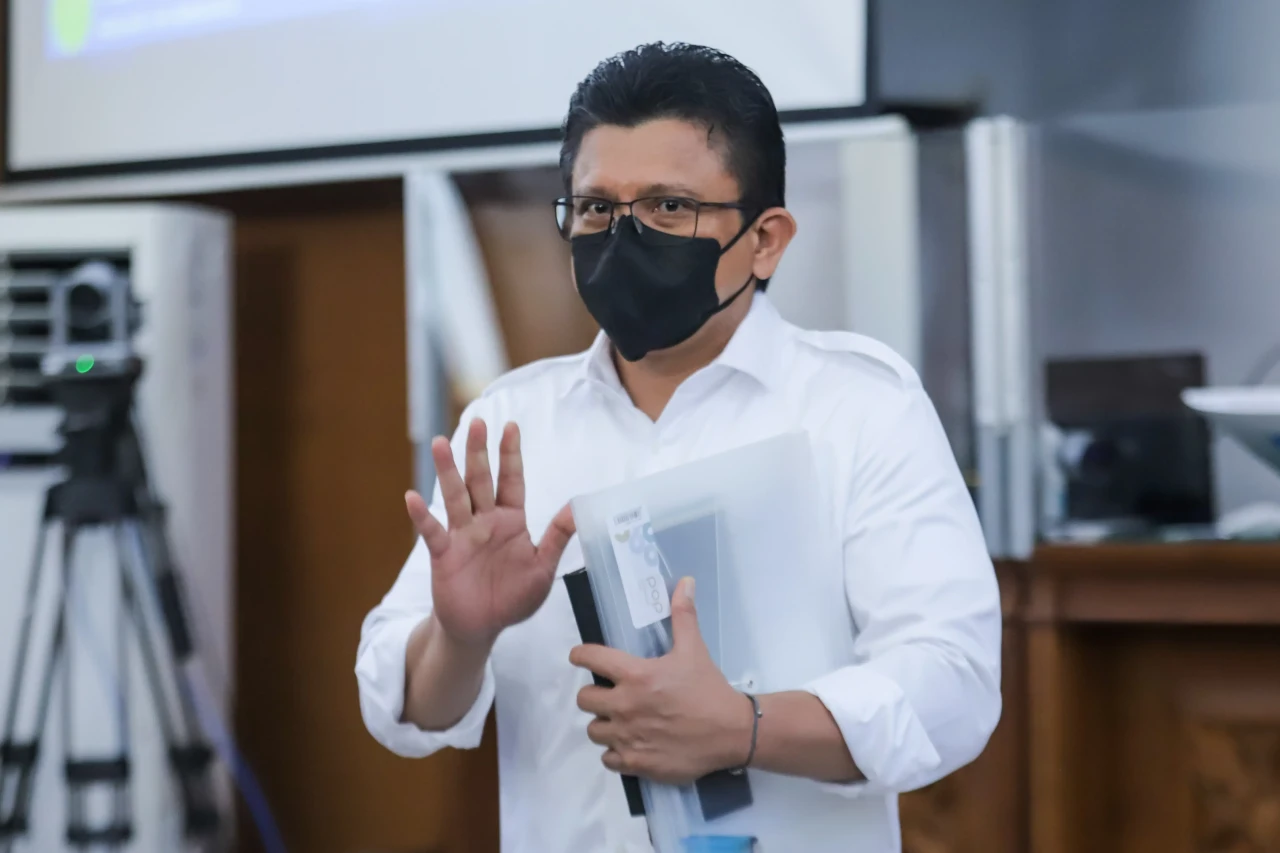 Dua Pekan Tak Bersua,...