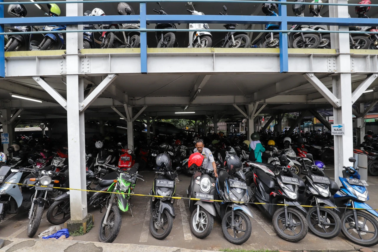 Kantong Parkir Park...