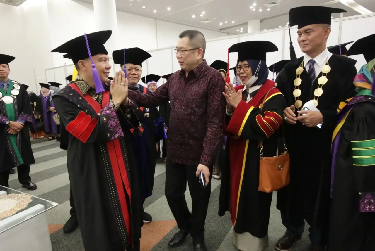 Hary Tanoesoedibjo Hadiri...