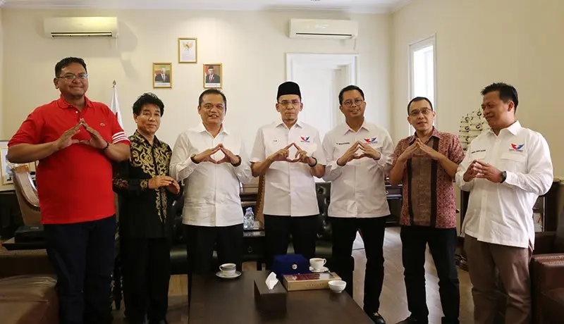 Silaturahmi Ketua Harian...