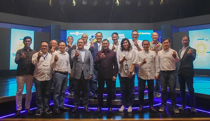 Hary Tanoe Hadiri Rapat...