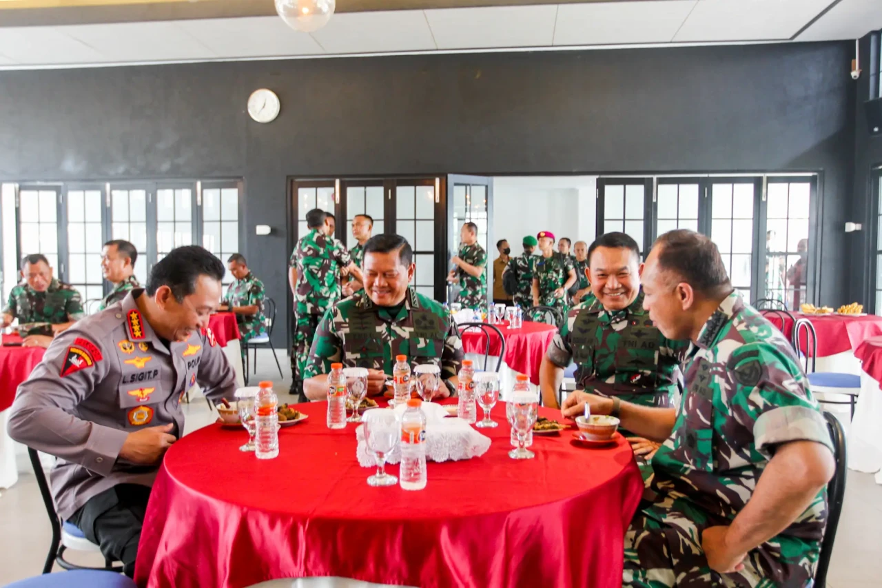 Diantar KSAU dan KSAD...
