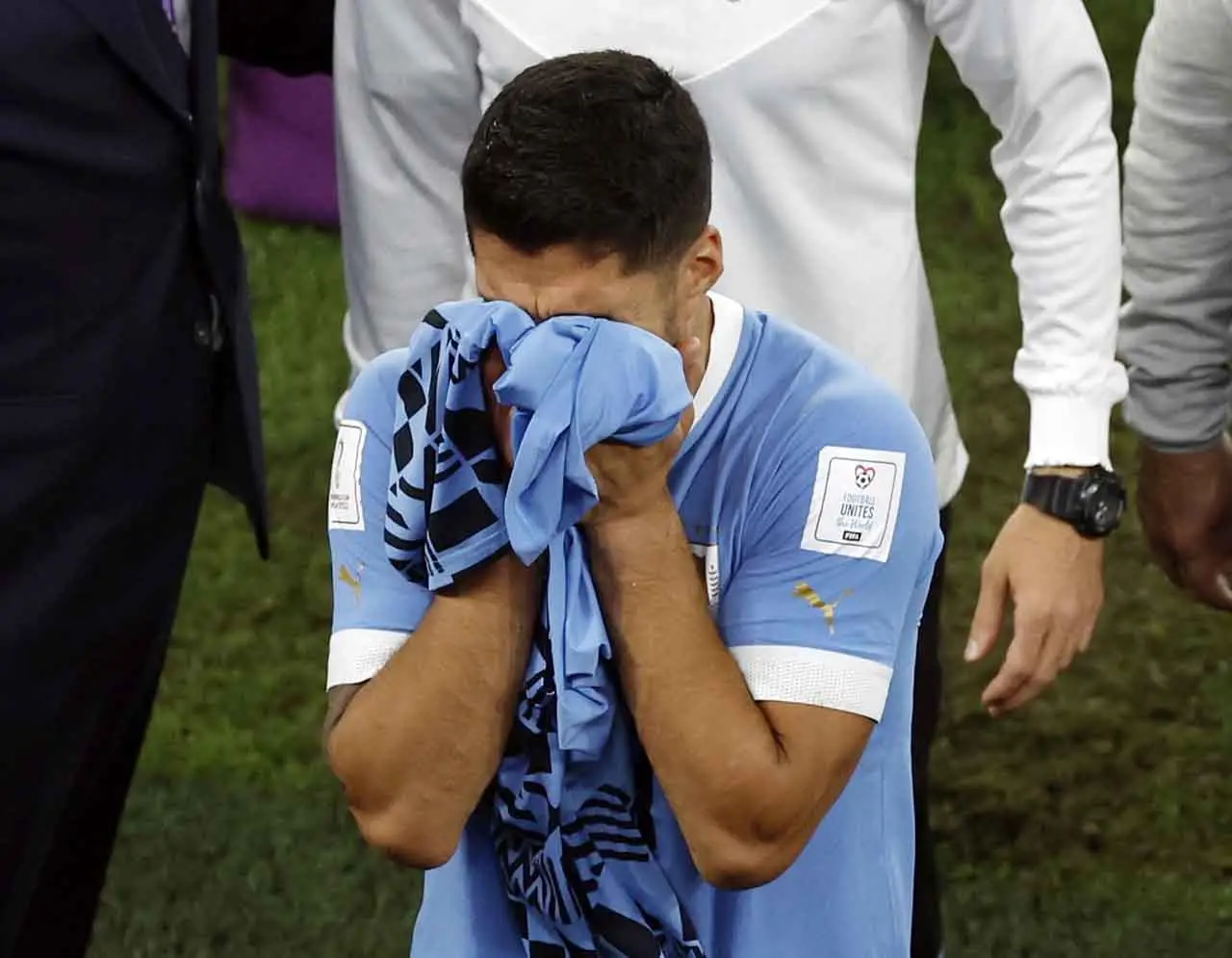 Tangis Pilu Luis Suarez...