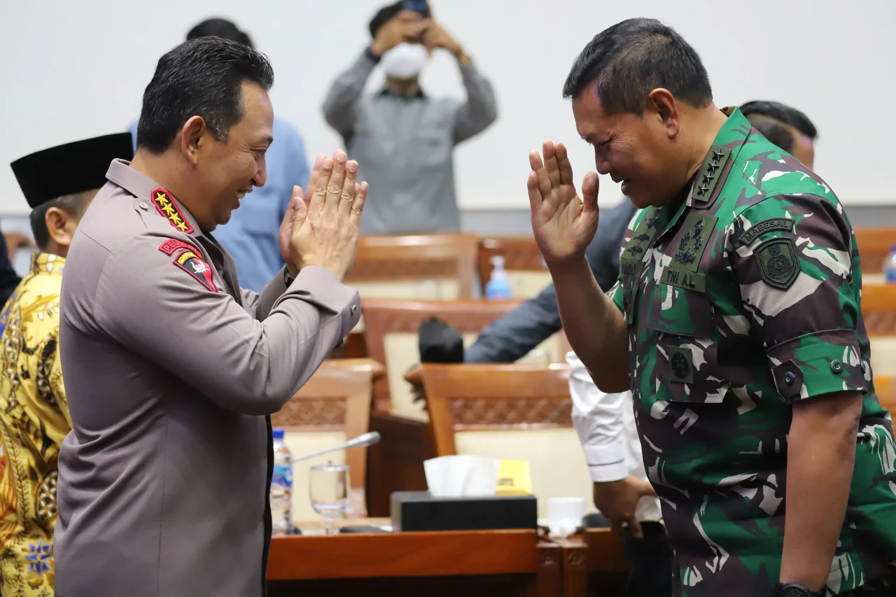 Kapolri Berikan Selamat...
