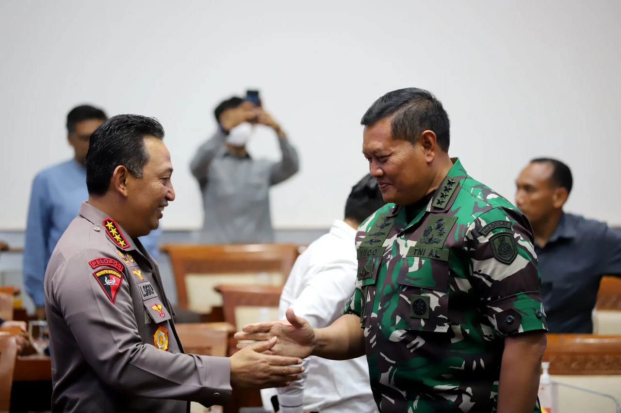 Kapolri Berikan Selamat...