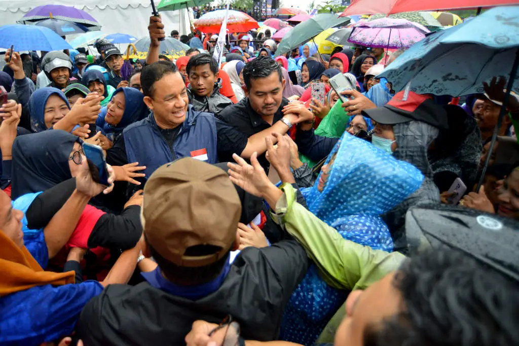 Berkunjung ke Padang,...