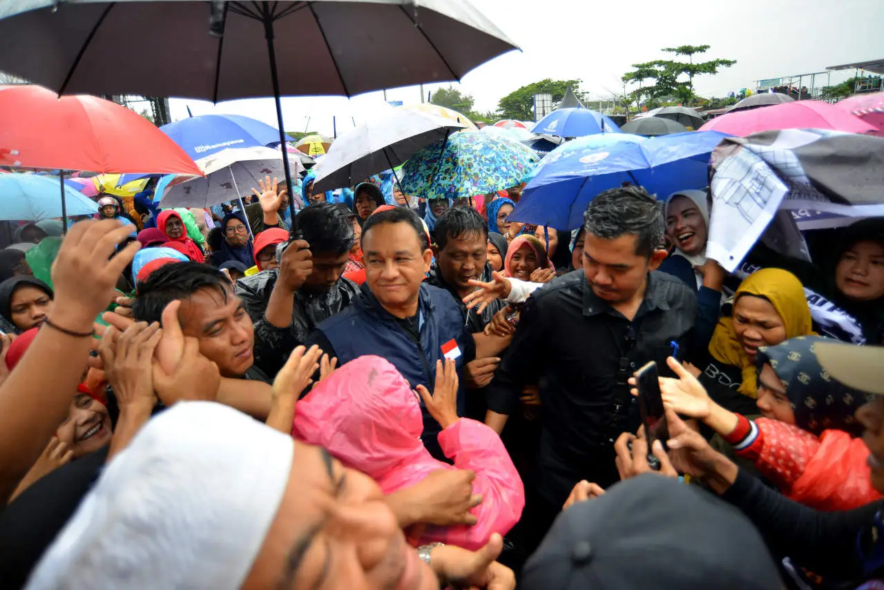 Berkunjung ke Padang,...