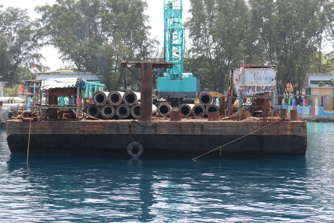 Revitalisasi Dermaga...