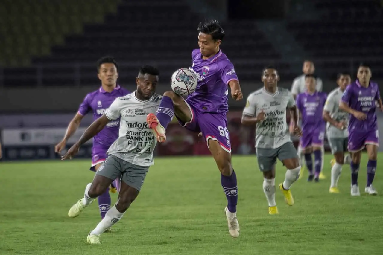 Bali United Kalahkan...