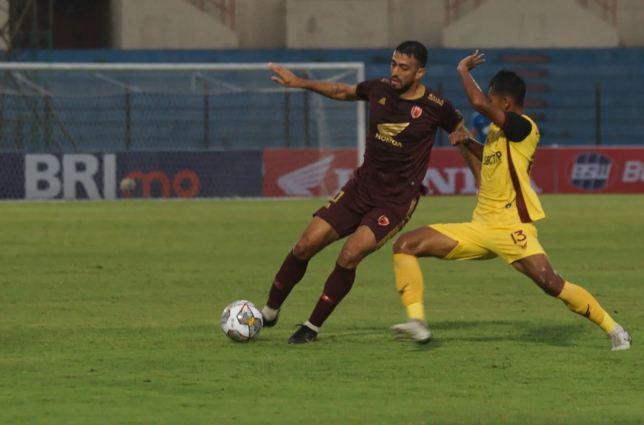 PSM Makasar Sikat Persikabo...