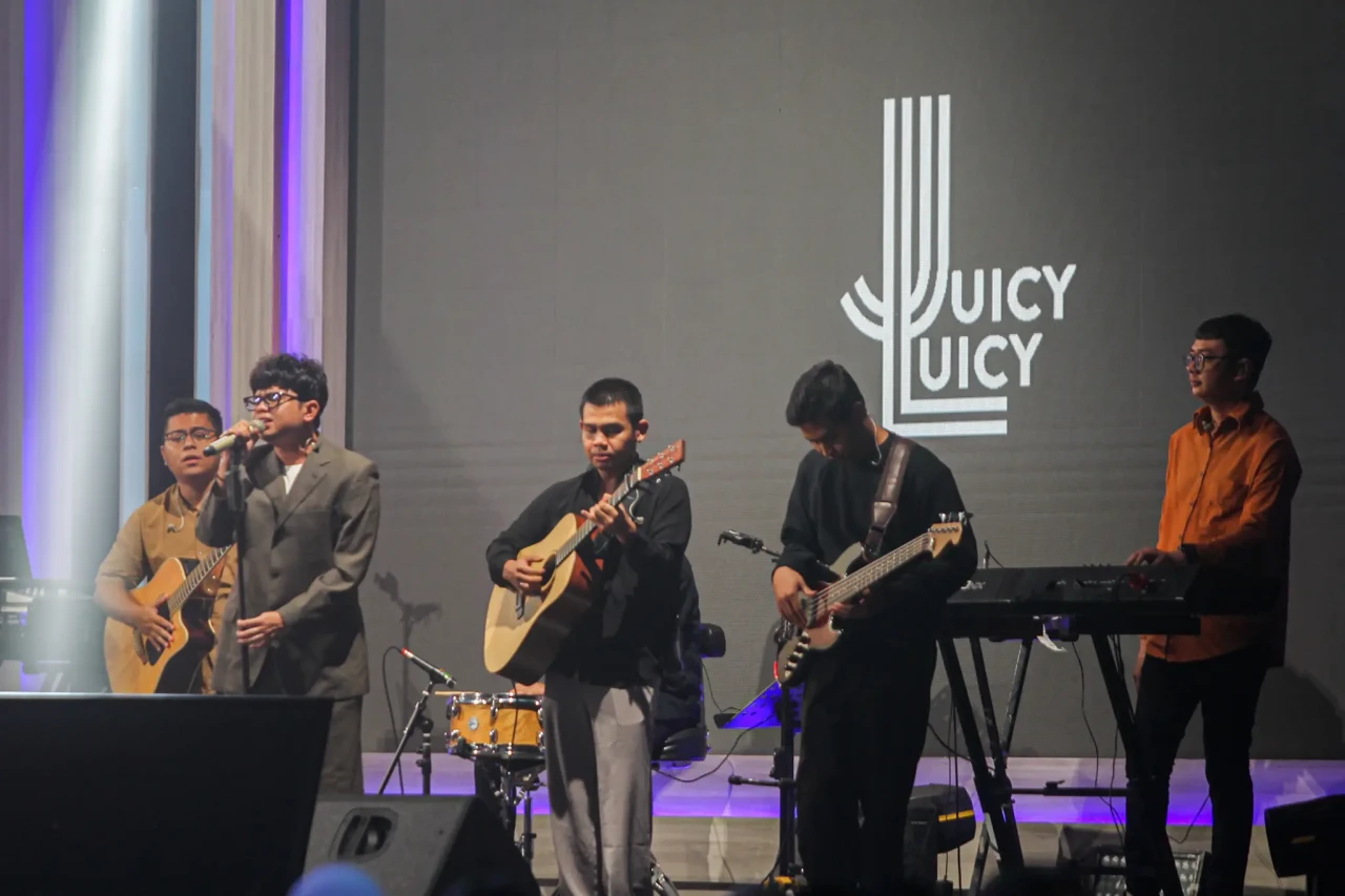Juicy Luicy Jadi Pembuka...