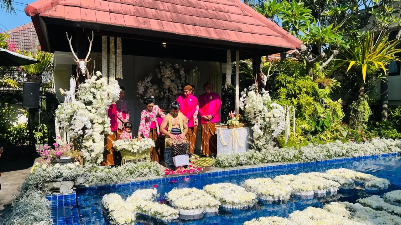 Jalani Prosesi Siraman,...