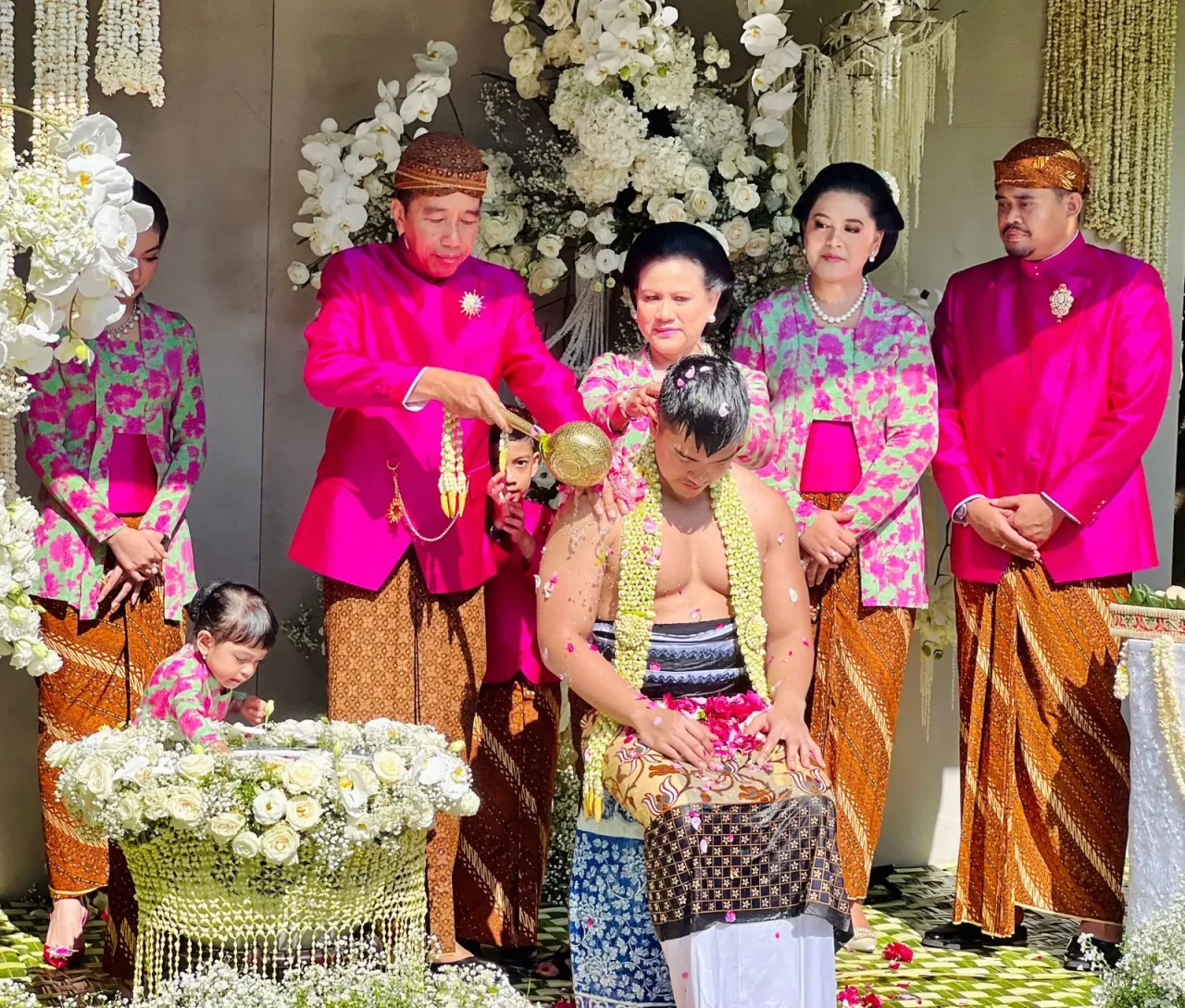 Jalani Prosesi Siraman,...