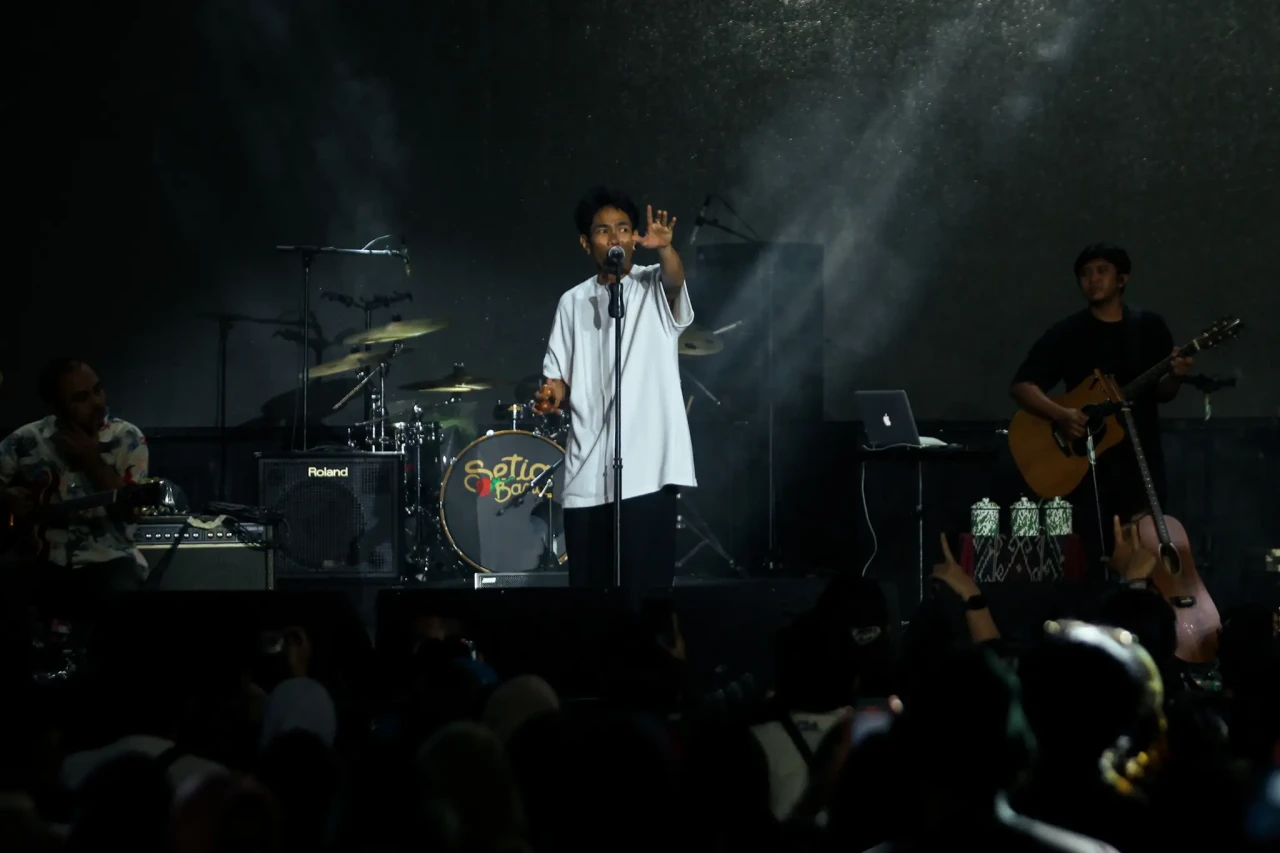 Fourtwnty Sukses Bius...