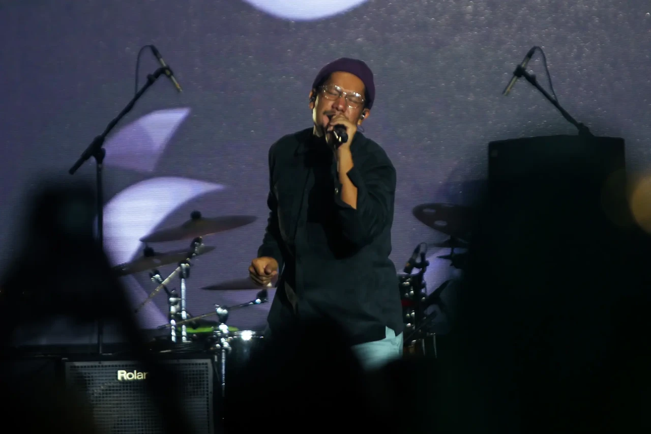 Maliq & D’Essentials...