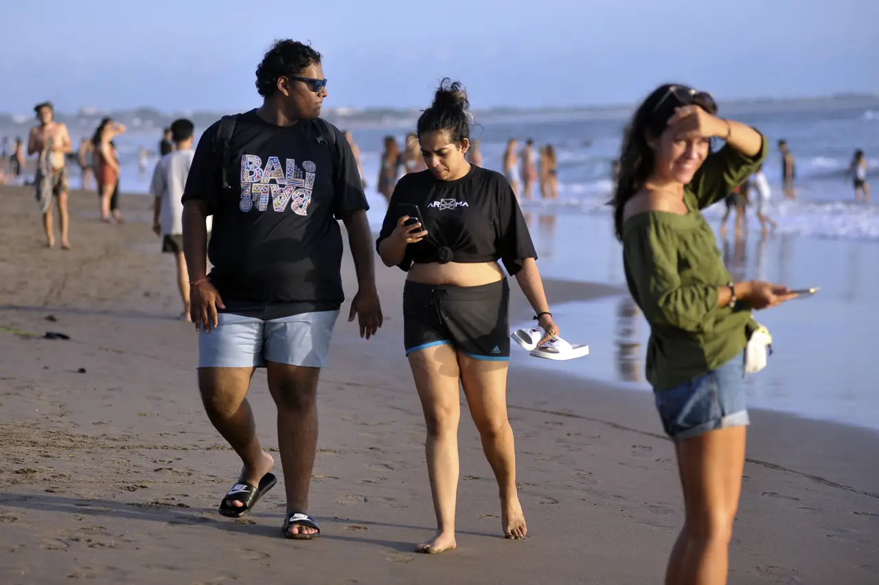 Pariwisata Bali di Tengah...