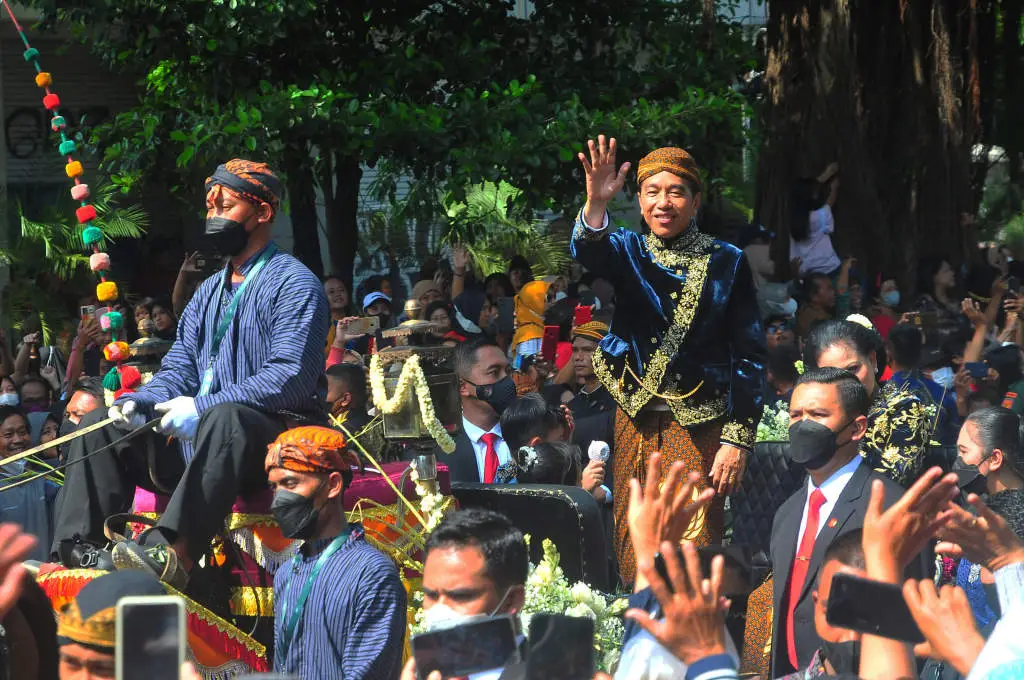 Kemeriahan Kirab Budaya...