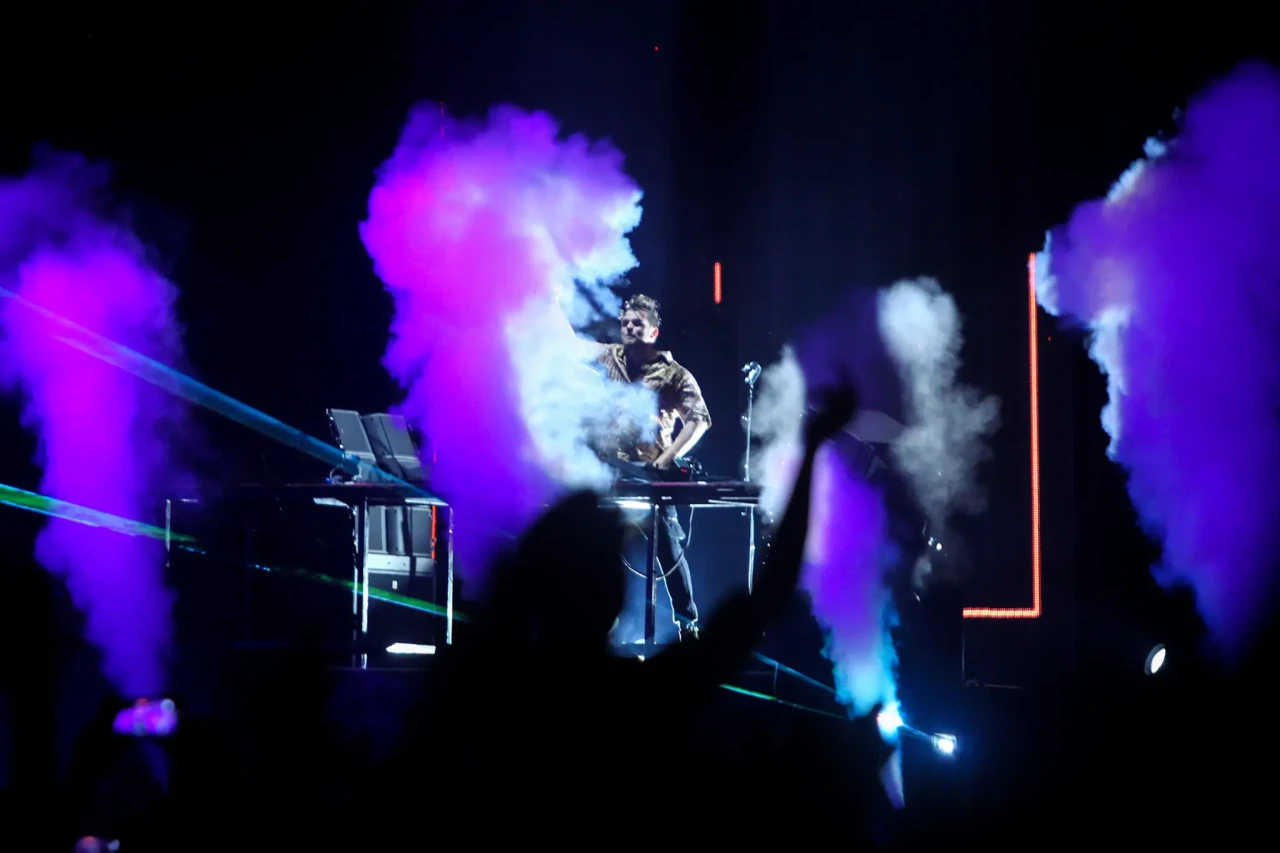 Martin Garrix Tutup...