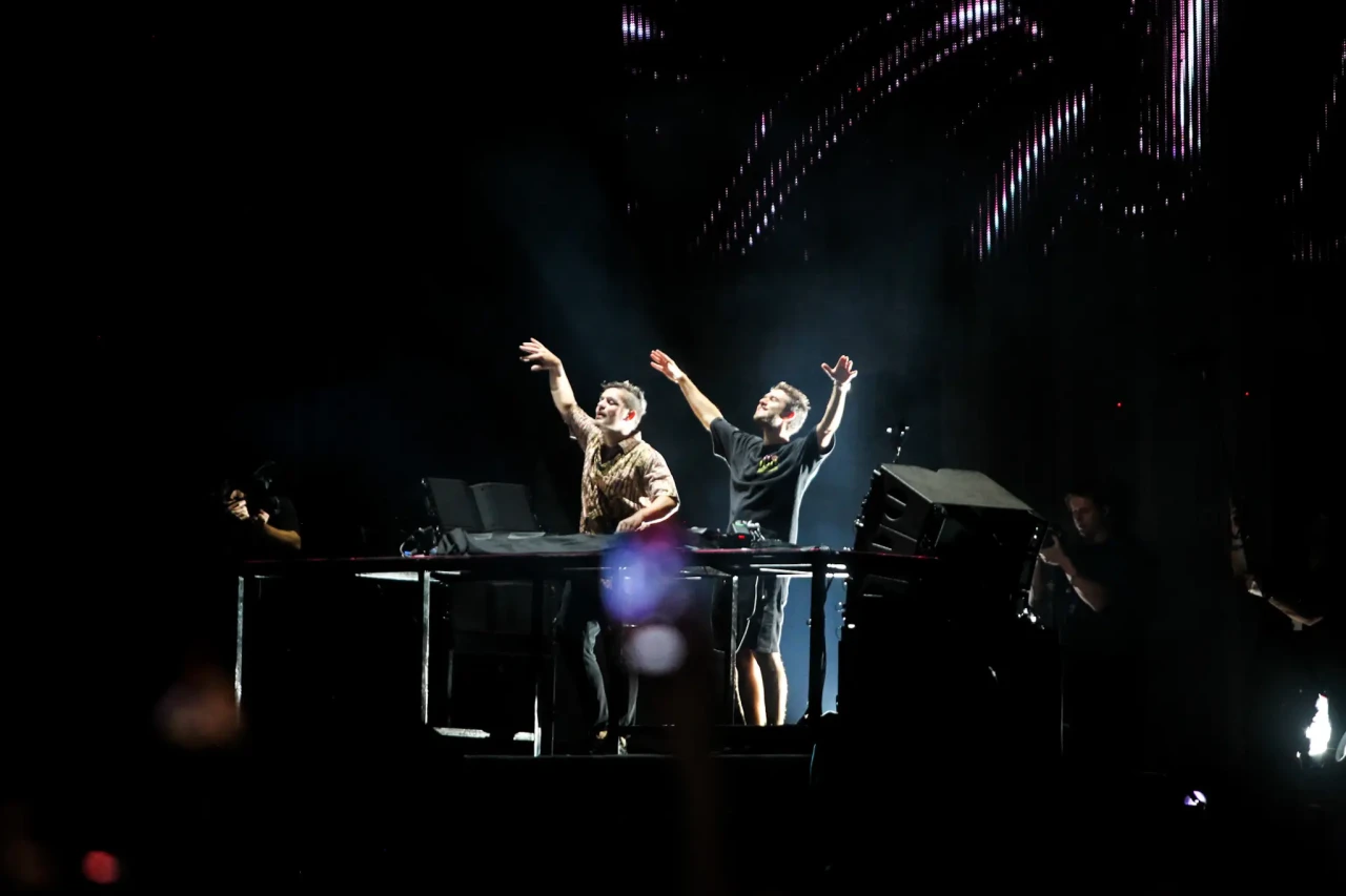 Martin Garrix Tutup...