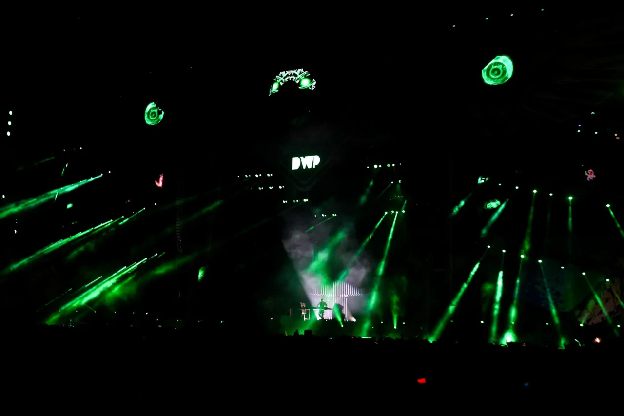 Martin Garrix Tutup...
