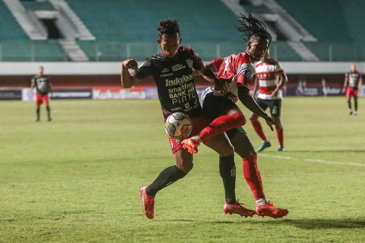 Bali United Kalahkan...