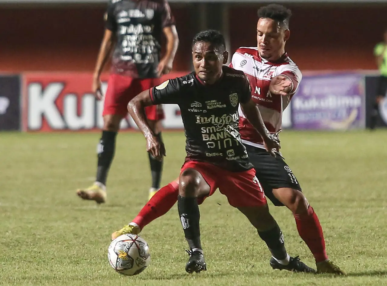 Bali United Kalahkan...