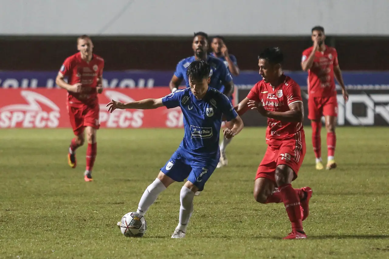 PSIS Semarang Libas...