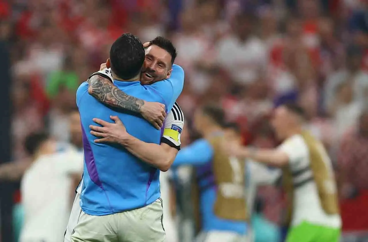Senyum Bahagia Messi...