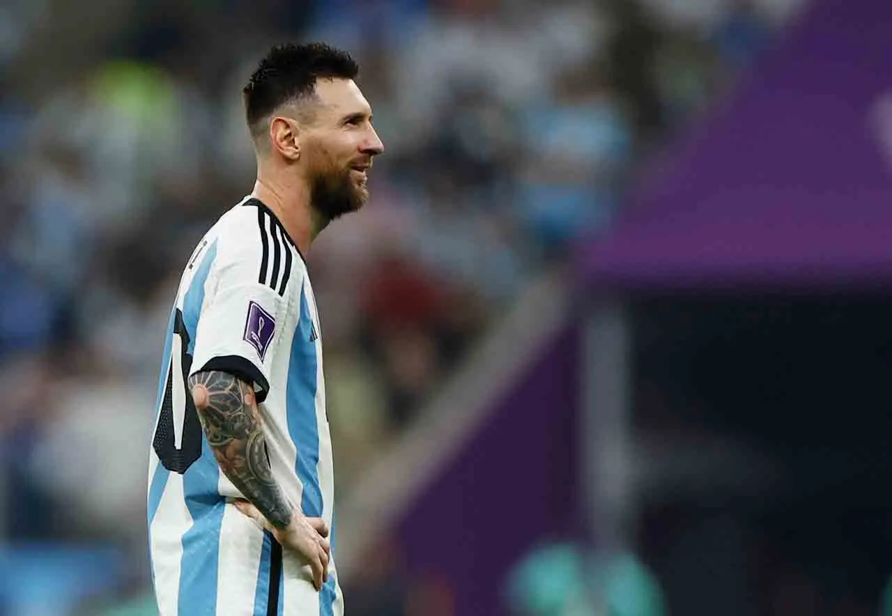 Senyum Bahagia Messi...