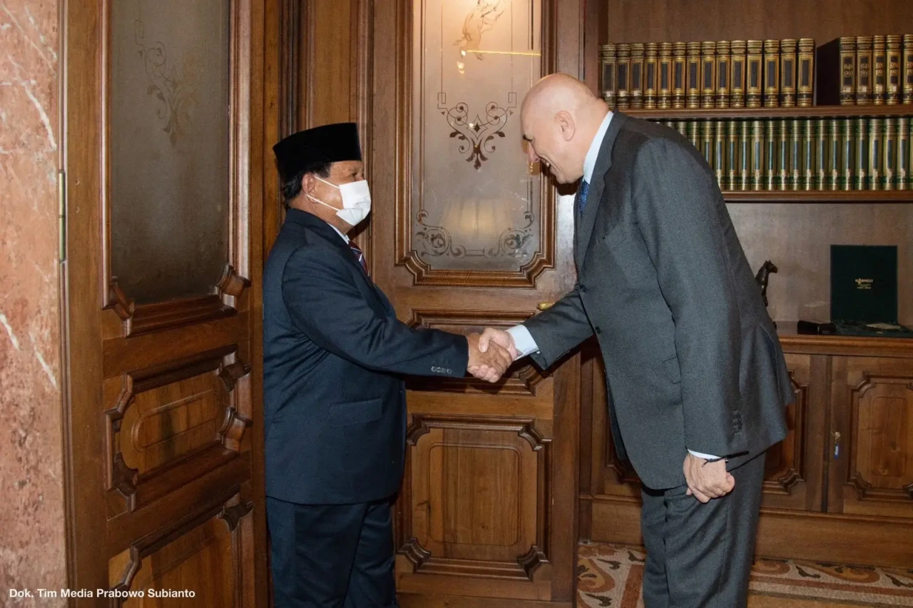 Temui Menhan Italia,...