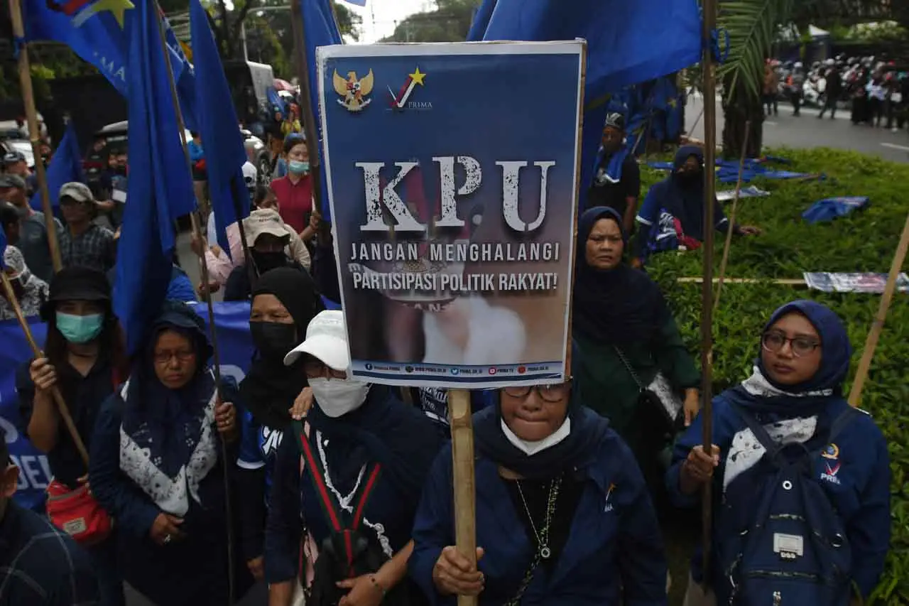 Tidak Lolos Verifikasi,...